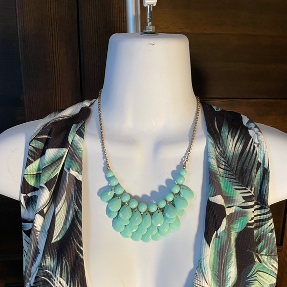 Necklaces - Picture 4 of 10